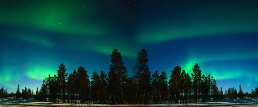 素材サイト「Pixabay」より、オーロラの写真。フィンランドのラップランドという所で撮影されたそうです。Sturraxさんの作品。 アイキャッチ画像。