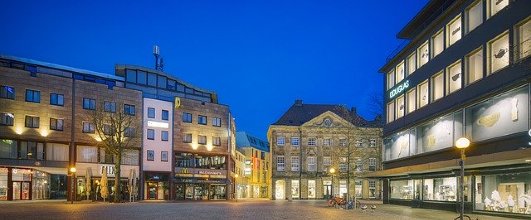 素材サイト「Pixabay」より、「Nikolaiort Osnabrueck Osnabrück」。Juergen Striewskiさんの作品。 アイキャッチ画像。